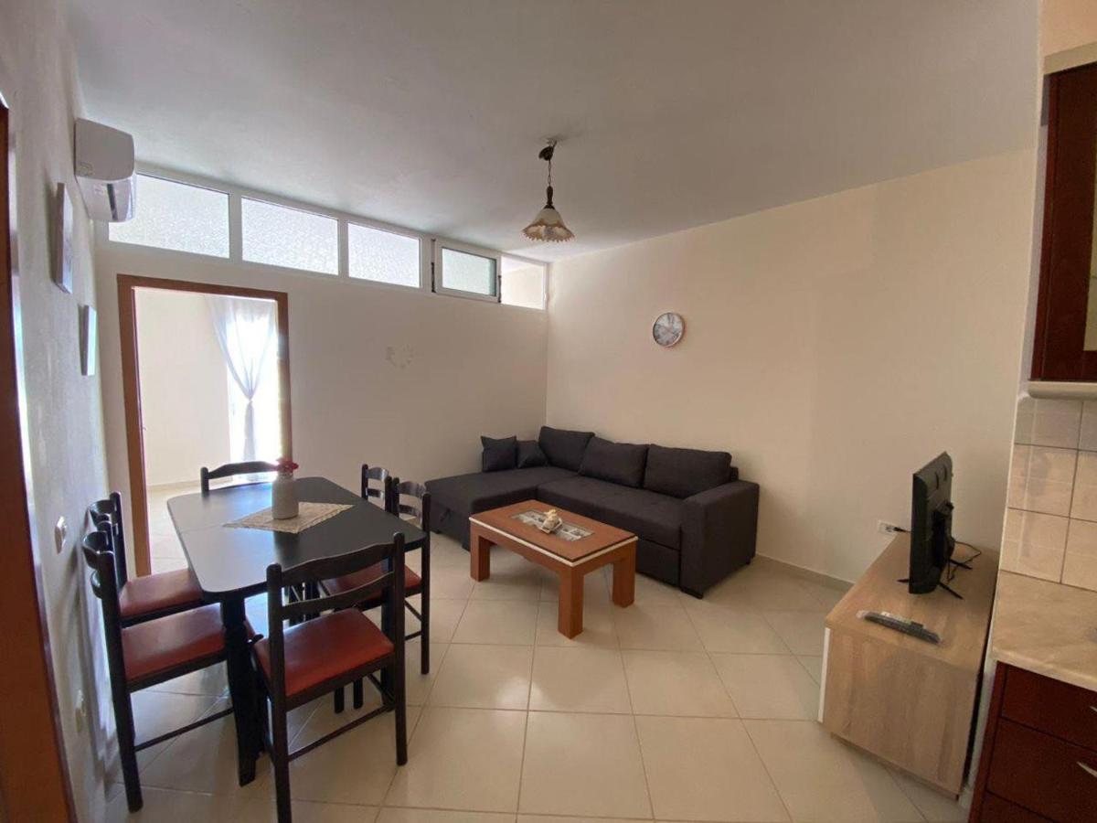 Titi'S Apartment Saranda Dış mekan fotoğraf